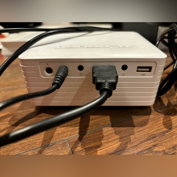 Projector - Picture 5 of 6